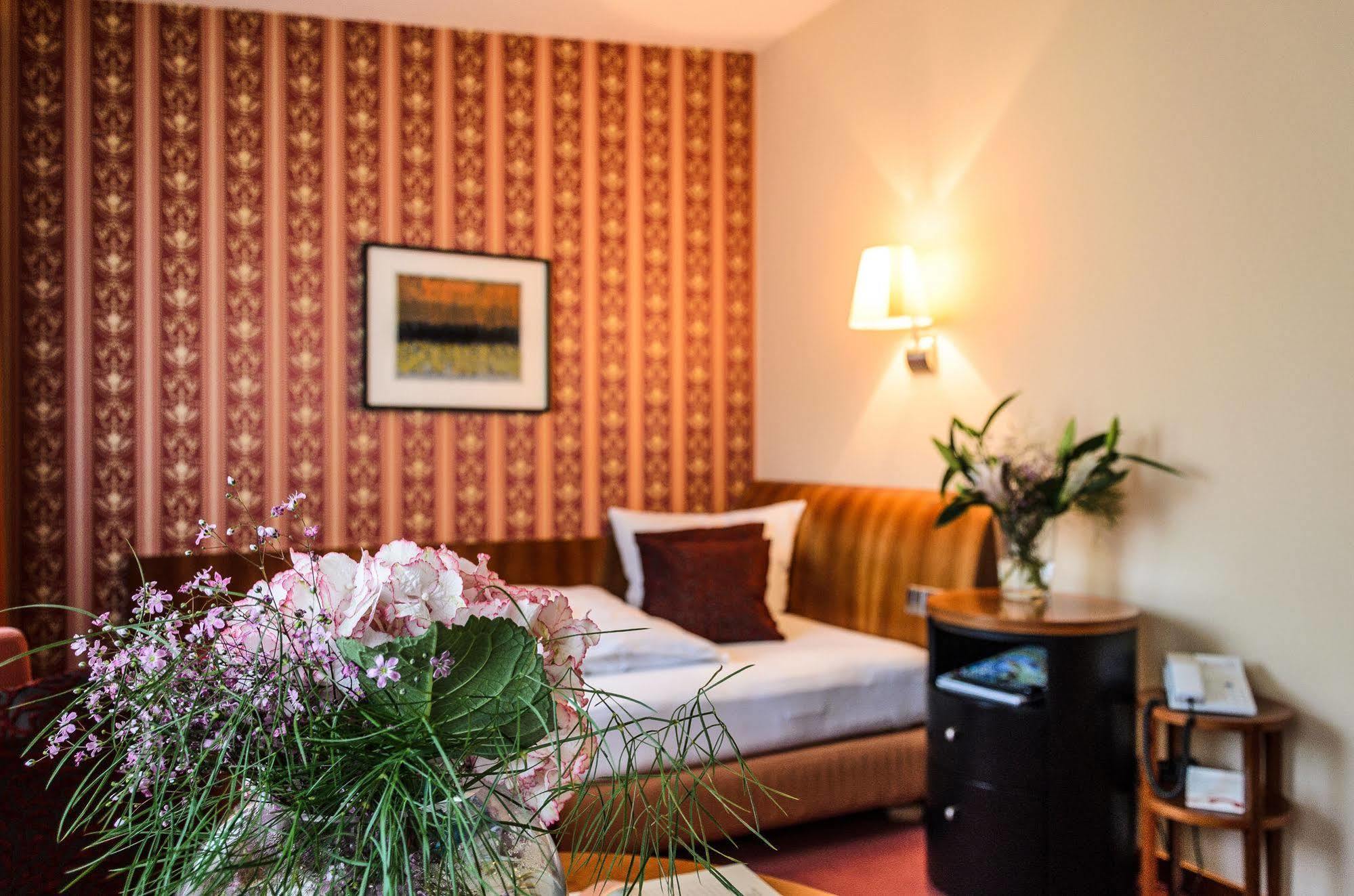 Akzent Hotel Goldner Hirsch Kamenz Eksteriør billede